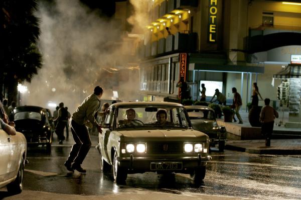 Bild 1 von 8: (v.l.n.r.) Carl (Ciaran Hinds); Hans (Hanns Zischler); Robert (Mathieu Kassovitz)