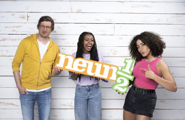 Bild 1 von 3: Von links: das Moderatorenteam Robert Meyer, Luam Kessette und Tessniem Kadiri.