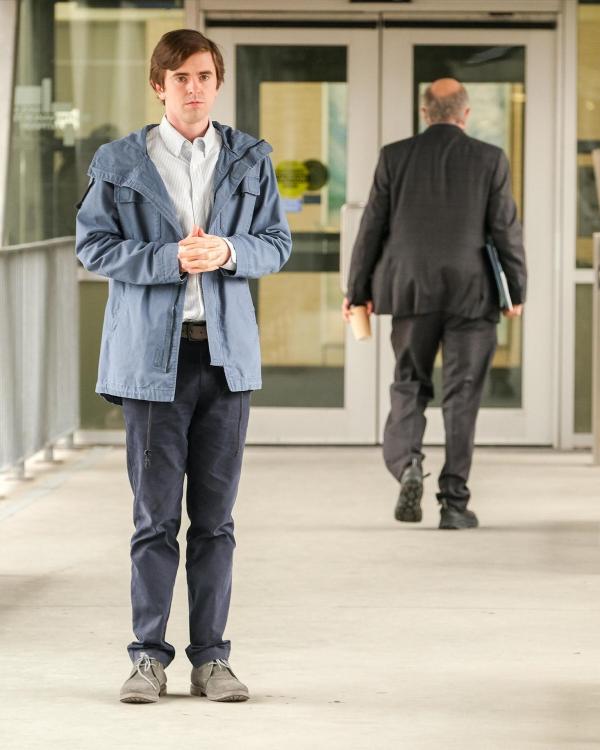 Bild 1 von 18: Im Bild: Freddie Highmore (Dr. Shaun Murphy).