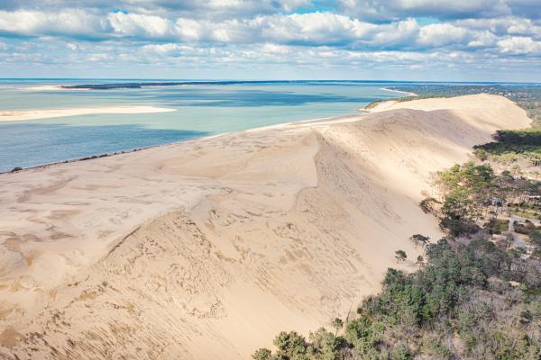 Bild 1 von 8: Wie kann es sein, dass gewaltige Dünen zu wandern beginnen? Die Dune du Pilat, Arcachon, Frankreich.