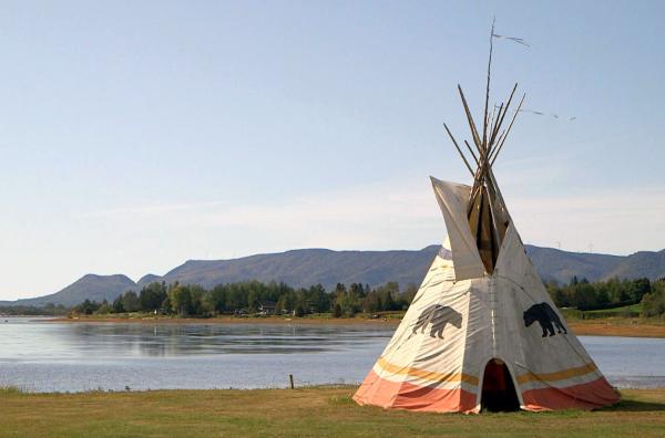 Bild 1 von 3: Bernard Clavel verliebte sich 1977 in Abitibi, Québec, und siedelte dort die Handlung seines sechsteiligen Romanzyklus ?Das Reich des Nordens? an.