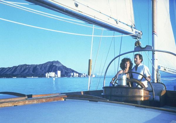 Bild 1 von 12: Jennifer Hart (Stefanie Powers, l.); Jonathan Hart (Robert Wagner, r.)