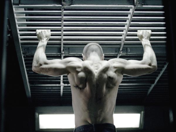 Bild 1 von 25: Als Jensen Ames (Jason Statham) für einen Mord verurteilt wird, den er nicht begangen hat, ahnt er nicht, was ihn in dem Gefängnis \