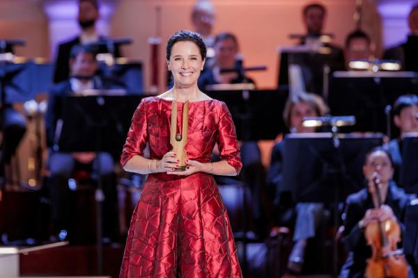 Bild 1 von 2: Désirée Nosbusch