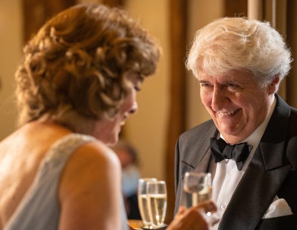 Bild 1 von 5: Welches Geheimnis verbindet den ehemaligen Polizisten Sebastian Cabot (Tom Conti) und das spätere Mordopfer DCS Elaine Bennet (Sabina Franklyn)?