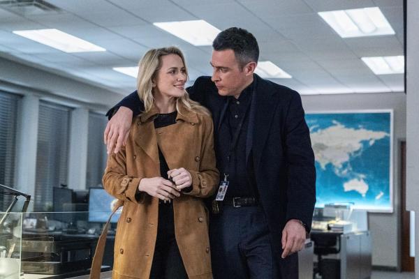 Bild 1 von 10: FBI SA Nina Chase (Shantel VanSanten, l.); FBI SA Stuart Scola (John Boyd, r.)