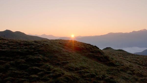 Bild 1 von 9: Im Bild: Sonnenaufgang Naturpark Beverin.