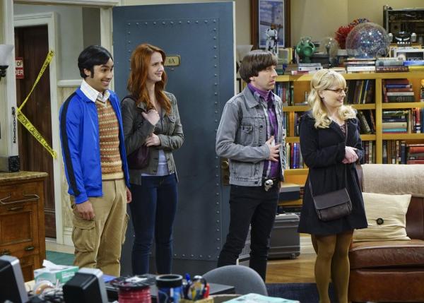 Bild 1 von 14: Wollen an Thanksgiving in einer Suppenküche aushelfen: Howard (Simon Helberg, 2.v.r.), Bernadette (Melissa Rauch, r.), Raj (Kunal Nayyar, l.) und Emily (Laura Spencer, 2.v.l.) ...