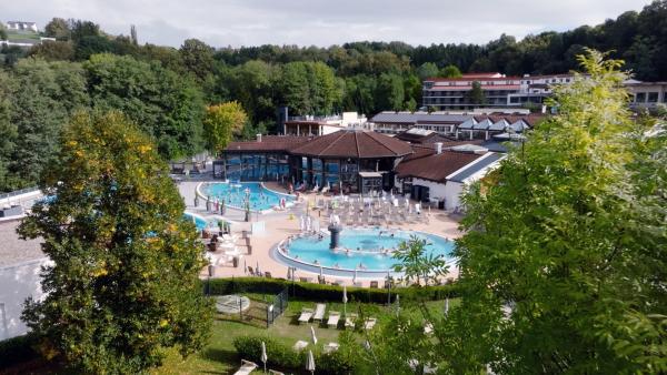Bild 1 von 4: Therme Waltersdorf.