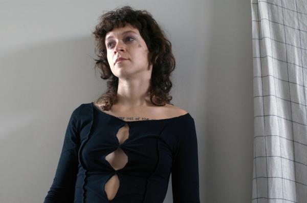 Bild 1 von 3: Charlie (Clara Bretheau)