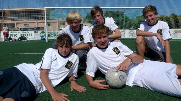 Bild 1 von 5: Die Jungs-WG: Jonas, Alex, Johannes, Danny und Charlie nach dem \