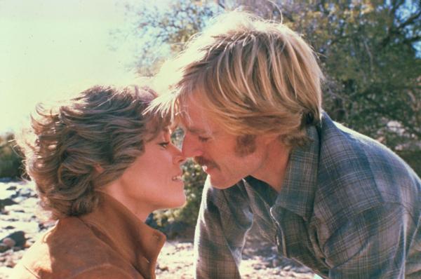Bild 1 von 16: Sonny (Robert Redford, r.) rettet ein Pferd und lernt dabei die Reporterin Hallie (Jane Fonda, l.) kennen. Als die beiden einen abgelegenen Ort in den Bergen Utahs erreichen, hat sie sich nicht nur in den Cowboy verliebt, sondern teilt auch seine Überzeugungen.