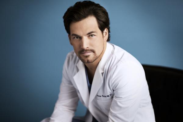 Bild 1 von 44: (18. Staffel) - Dr. Andrew DeLuca (Giacomo Gianniotti)