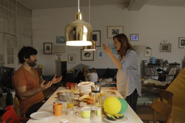 Bild 1 von 4: Nina (Lavinia Wilson) war mit ihren Kindern auf einer \