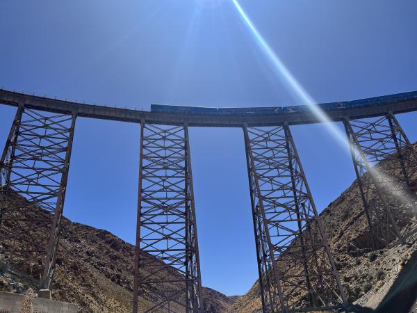 Bild 1 von 5: Wolkenzug auf spektakulärem Viadukt \