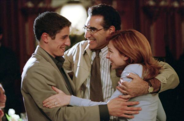 Bild 1 von 15: Jim's (Jason Biggs, l.) Eltern (Eugene Levy, M. und Molly Cheek, r.) sind unglaublich stolz auf ihren Sohn, der sein Leben nun endlich im Griff zu haben scheint ...