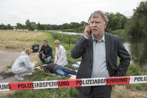Bild 1 von 5: (v.l.n.r.) Ina Zimmermann (Melanie Marschke); Jan Maybach (Marco Girnth); Prof. Dr. Sabine Rossi (Anna Stieblich); Hajo Trautzschke (Andreas Schmidt-Schaller)