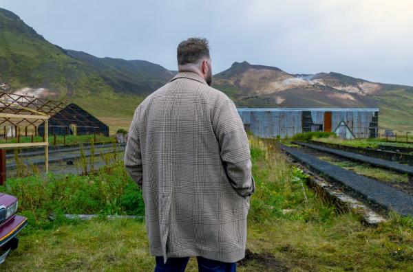 Bild 1 von 4: Nachdem keine Bank ihm einen Kredit gewähren wollte, sieht Jónas (Ólafur Darri Ólafsson) noch eine allerletzte Chance: Er will seinen ehemaligen Mithäftling Kristján um Starthilfe bitten.