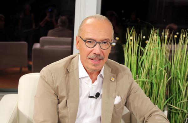 Bild 1 von 7: Die statistischen Zahlen sind seit Jahren alarmierend : Raucher sterben ca. 15 Jahre früher als Nichtraucher. Generell lässt sich sagen: Jede Zigarette oder Zigarre weniger ist ein Gewinn für die Gesundheit. Im Bild: Univ.-Prof. Dr. Siegfried Meryn.