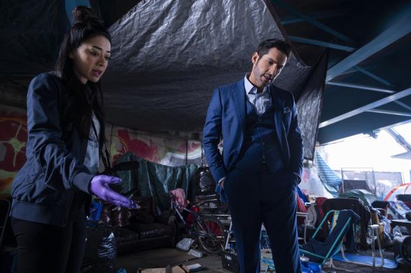 Bild 1 von 1: Ella Lopez (Aimee Garcia, l.); Lucifer (Tom Ellis, r.)