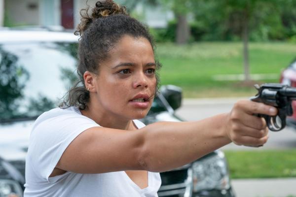 Bild 1 von 7: Sara Beckham (Lydia West)