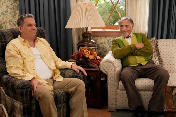 Bild 1 von 11: Murray Goldberg (Jeff Garlin, l.); Ben \