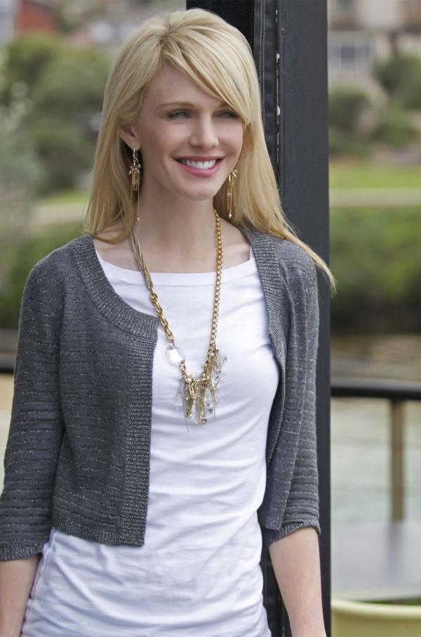 Bild 1 von 17: (5. Staffel) - Polizeibeamtin Lilly Rush (Kathryn Morris), arbeitet in der Mordkommission. Sie hat sich auf Fälle spezialisiert die bereits Jahre alt sind und nie aufgeklärt werden konnten.