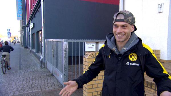Bild 1 von 3: Um dem Alltag öfter entfliehen zu können, möchte Norman seinen Führerschein machen. Hat er dafür die finanziellen Mittel?