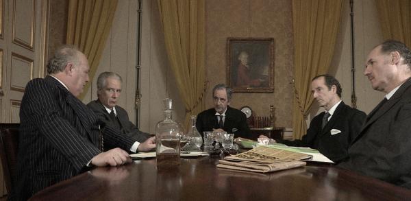 Bild 1 von 4: Kriegskabinett im Amtssitz des Prime Ministers in der Downing Street.