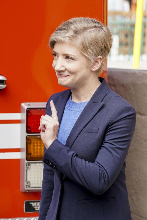 Bild 1 von 9: Auch Zoe Morris (Erin Way) darf mitmischen. Kann sie den entscheidenen Hinweis liefern?