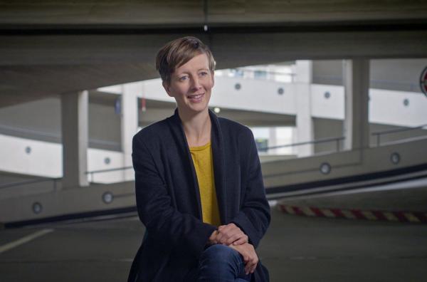 Bild 1 von 3: ?Ich habe mich in dieses Gebäude verliebt, in dem Moment, als ich diesen Lichthof zum ersten Mal sah?, sagt Kristina Sassenscheidt vom Denkmalverein Hamburg.