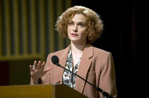 Bild 1 von 1: Die Professorin Deborah E. Lipstadt (Rachel Weisz) bezichtigt einen Holocaust-Leugner als Lügner.