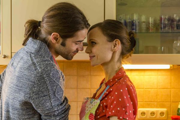 Bild 1 von 18: Wartet auf Bea (Nadja Becker, r.) und Ansgar (Mario Klischies, l.) eine gemeinsame Zukunft?