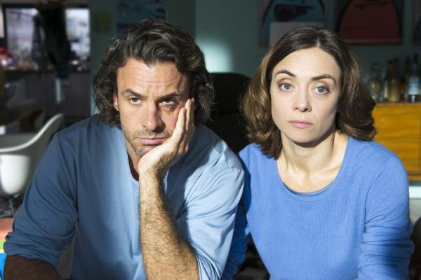 Bild 1 von 11: Ein Jahr ist vergangen, seitdem Jan (Stephan Luca) und Anne Börner (Julia Richter) in eine Neubausiedlung gezogen sind. Man hat sich inzwischen eingelebt und sich auch mit den zum Teil recht skurrilen Nachbarn arrangiert.