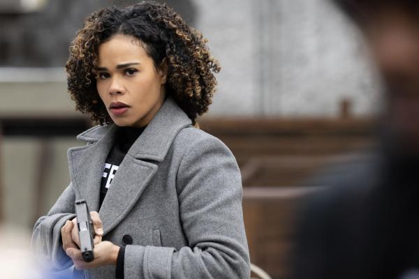 Bild 1 von 11: Sheryll Barnes (Roxy Sternberg)