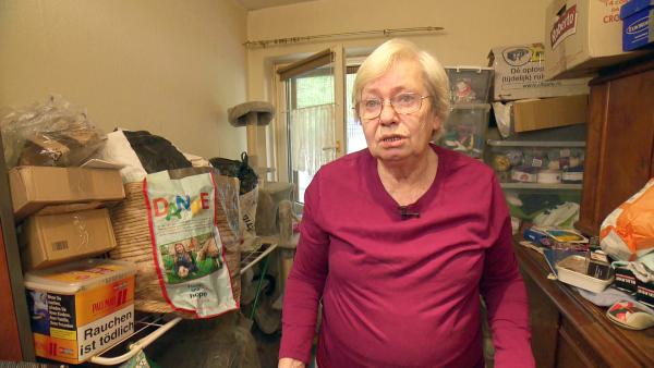 Bild 1 von 4: In Gelsenkirchen wartet die 72-jährige Elke noch auf die Mietkostenübernahme vom Sozialamt..