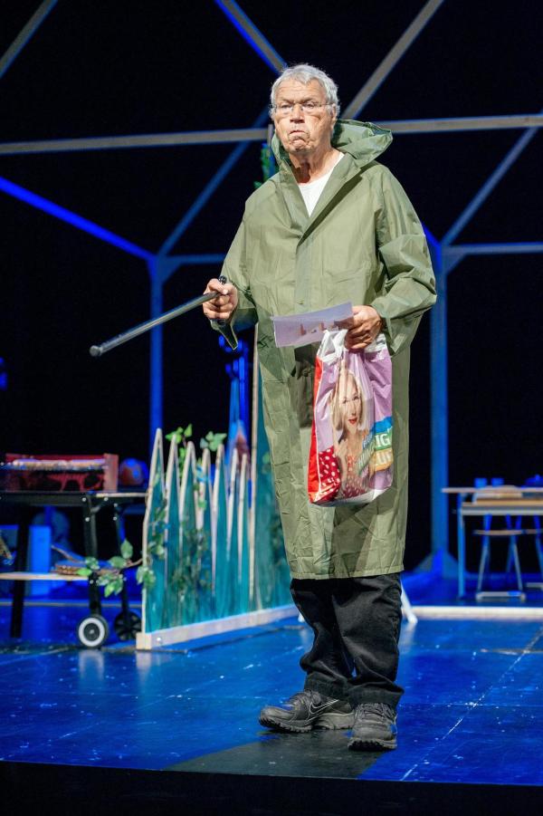 Bild 1 von 2: Im Bild: Gerhard Polt in der Rolle eines \