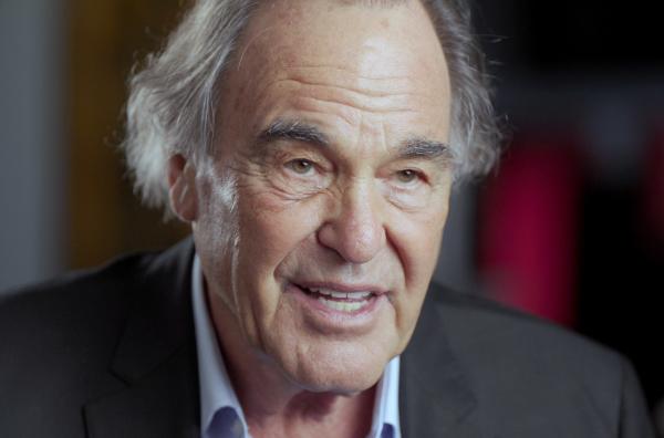 Bild 1 von 3: Oliver Stone ist das schlechte Gewissen Amerikas: Der Regisseur, der seinem Land gerne den Spiegel vorhält, nutzt seine Filme für die Suche nach Wahrheit.