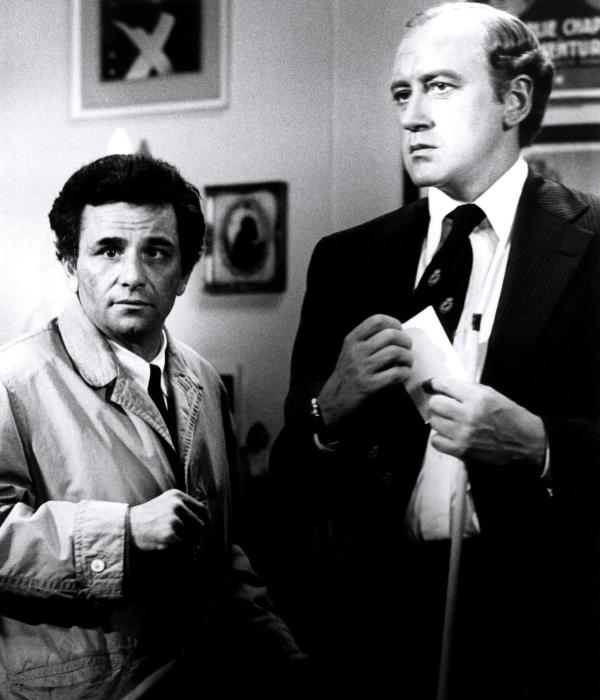 Bild 1 von 11: Im Bild (v.li.): Peter Falk (Insp. Columbo), Nicol Williamson (Dr. Mason).