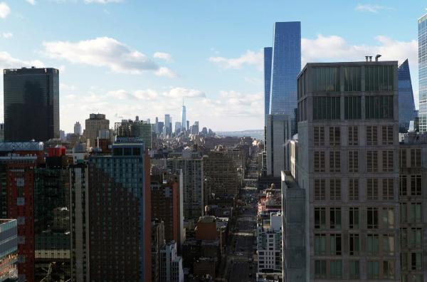 Bild 1 von 2: In New York sind neben dem vorherrschenden Englisch unzählige Sprachen zu hören, die mitunter aus den entlegensten Tälern oder dem tiefsten Urwald stammen.