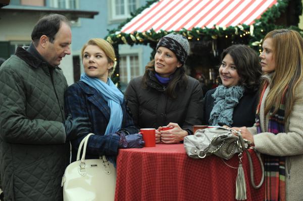 Bild 1 von 9: Hubert hat ein Gespräch der Landfrauen ordentlich missverstanden. Von links: Hubert Kirchleitner (Bernhard Ulrich), Uschi Guggenmoser (Silke Popp), Annalena Brunner (Heidrun Gärtner), Monika Vogl (Christine Reimer) und Trixi Preissinger (Doreen Dietel).