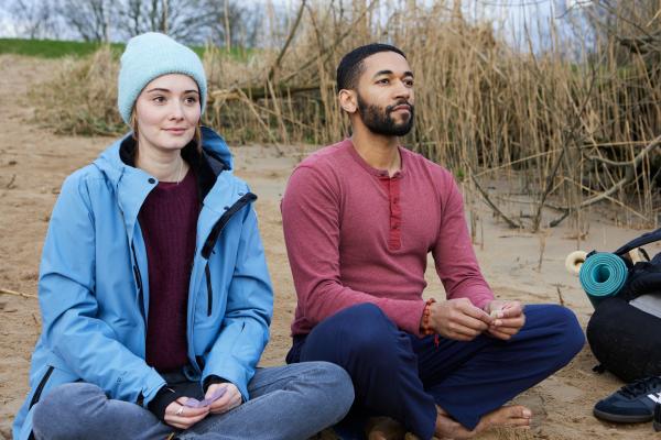 Bild 1 von 15: Liane (Maria Ehrich) und Mani (Benito Bause) treffen sich am Elbstrand und haben ihren letzten Wunschzettel dabei, für dessen Umsetzung sie selbst verantwortlich sind.
