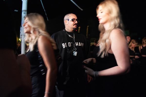 Bild 1 von 6: Türsteher Andrea Giarrizzo wacht über die Gäste des Party-Tempels \