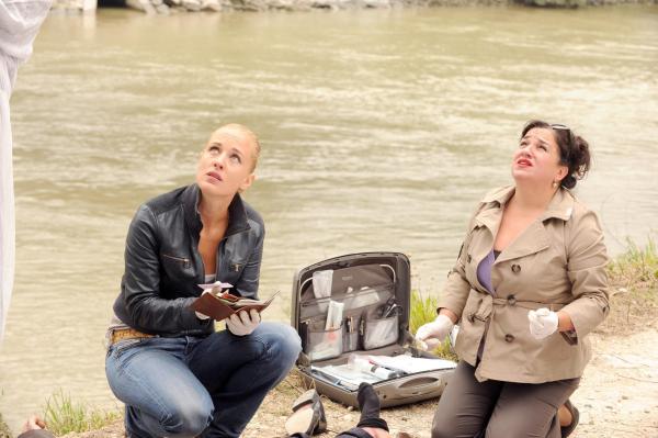 Bild 1 von 42: Im Bild: Lilian Klebow (Penny Lanz), Maria Happel (Dr. Franziska Beck).