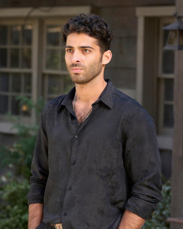 Bild 1 von 3: Nach dem Tod seines Vaters sieht Cesar Madrigal (Jason Canela) seine Macht als Drogenboss von Los Angeles bedroht. Seine Männer sollen klar machen, wer in der Stadt das Sagen hat, was schnell einen blutigen Drogenkrieg auslösen kann. Doch das müssen die Beamten um jeden Preis verhindern.