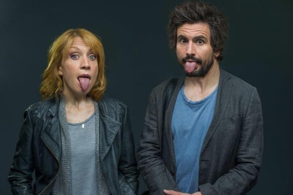 Bild 1 von 12: Partner wider Willen: die eigenwillige Kommissarin Elena (Annika Ernst, l.) und der geniale, aber durchgeknallte Physiker Einstein (Tom Beck, r.) ...