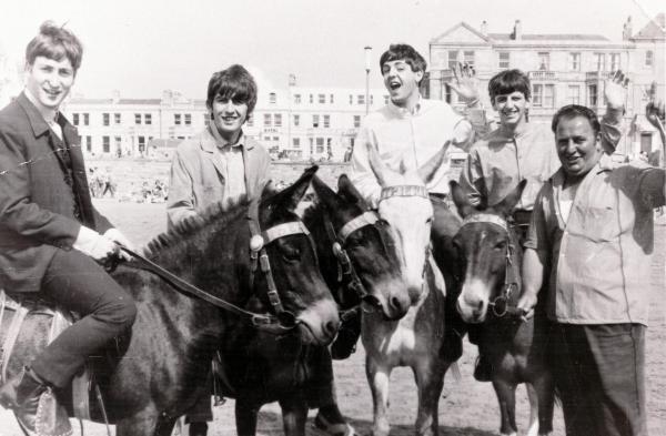 Bild 1 von 7: Im Bild: The Beatles.
