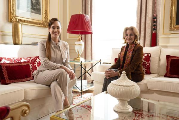 Bild 1 von 5: Im Bild: Sasa Schwarzjirg, Elisabeth Gürtler.