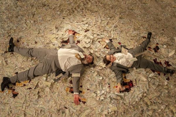 Bild 1 von 9: Satan (Jack Black, l.); Liam Turner (Robert Timothy Smith, r.)