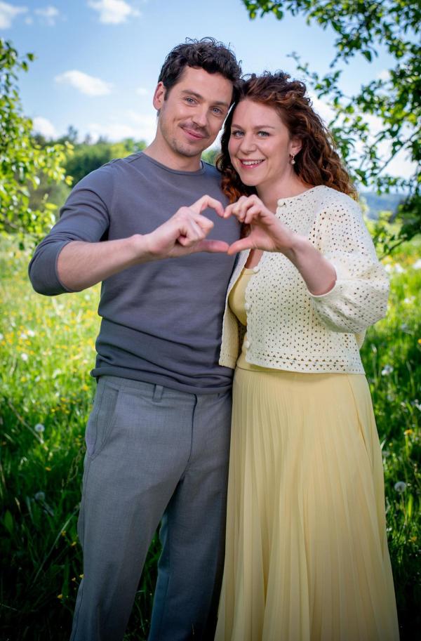 Bild 1 von 30: Im Bild: Anthony Paul (Kilian Rudloff), Johanna Graen (Fanny Schätzl).